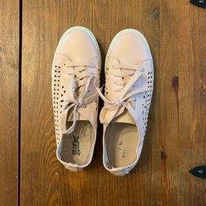 Brash brand sneakers, light pink with cute cut out design.Size 9.